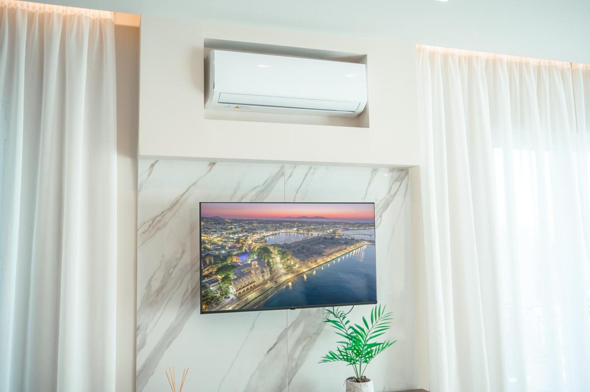 Brand New Elegant Suite Platanion Exterior photo